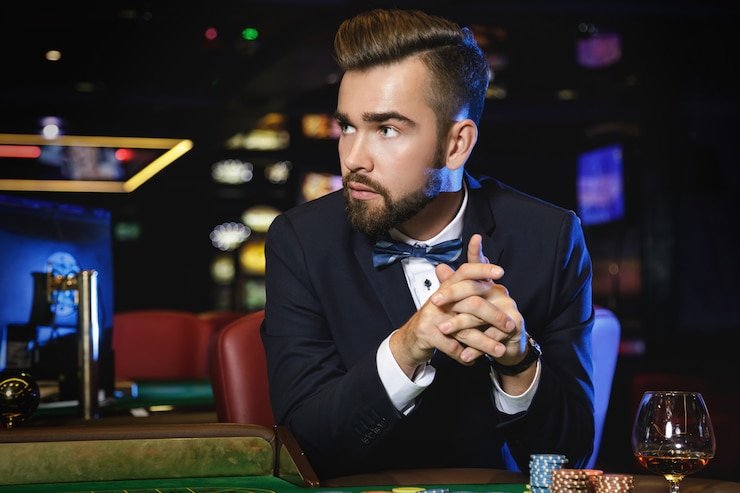 Players enjoying exclusive rewards and bonuses on 222jl platform